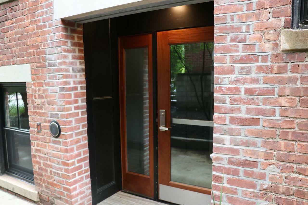 A Stylish Stay W/ A Queen Bed, Heated Floors.. #36 บรูคไลน์ ภายนอก รูปภาพ